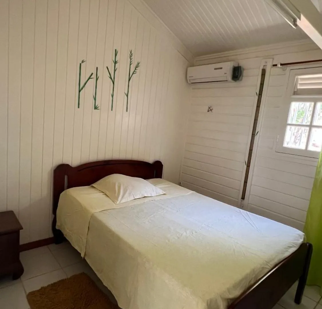 La Petite Maisonnette Ducos 0*,  Martinique